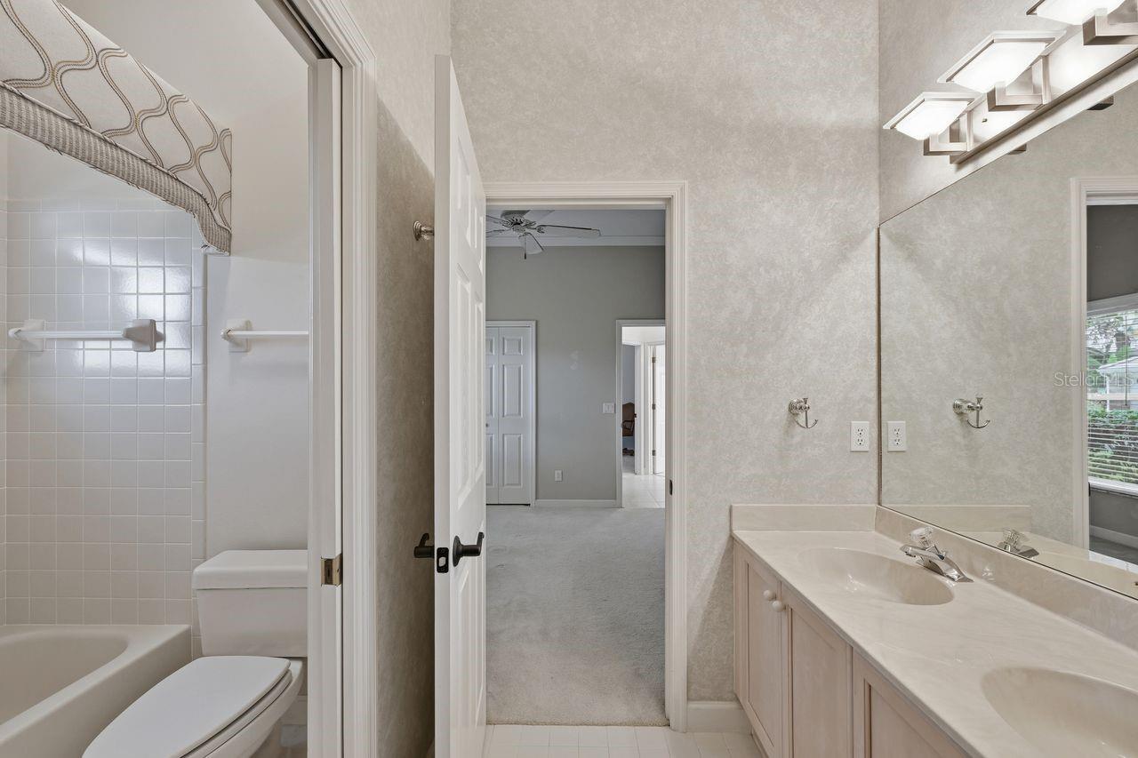 LEXINGTON GREEN - Residential