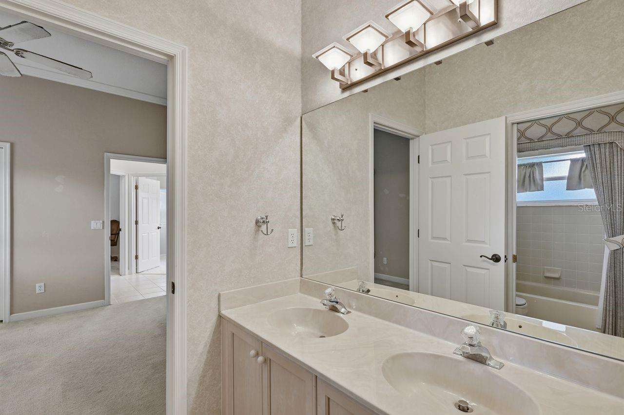 LEXINGTON GREEN - Residential