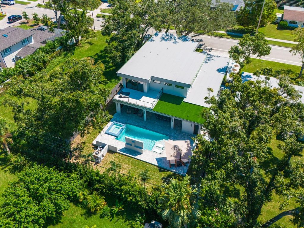 Photo of 2467 Hyde Park Street, Sarasota, FL 34239 (MLS # A4666017)