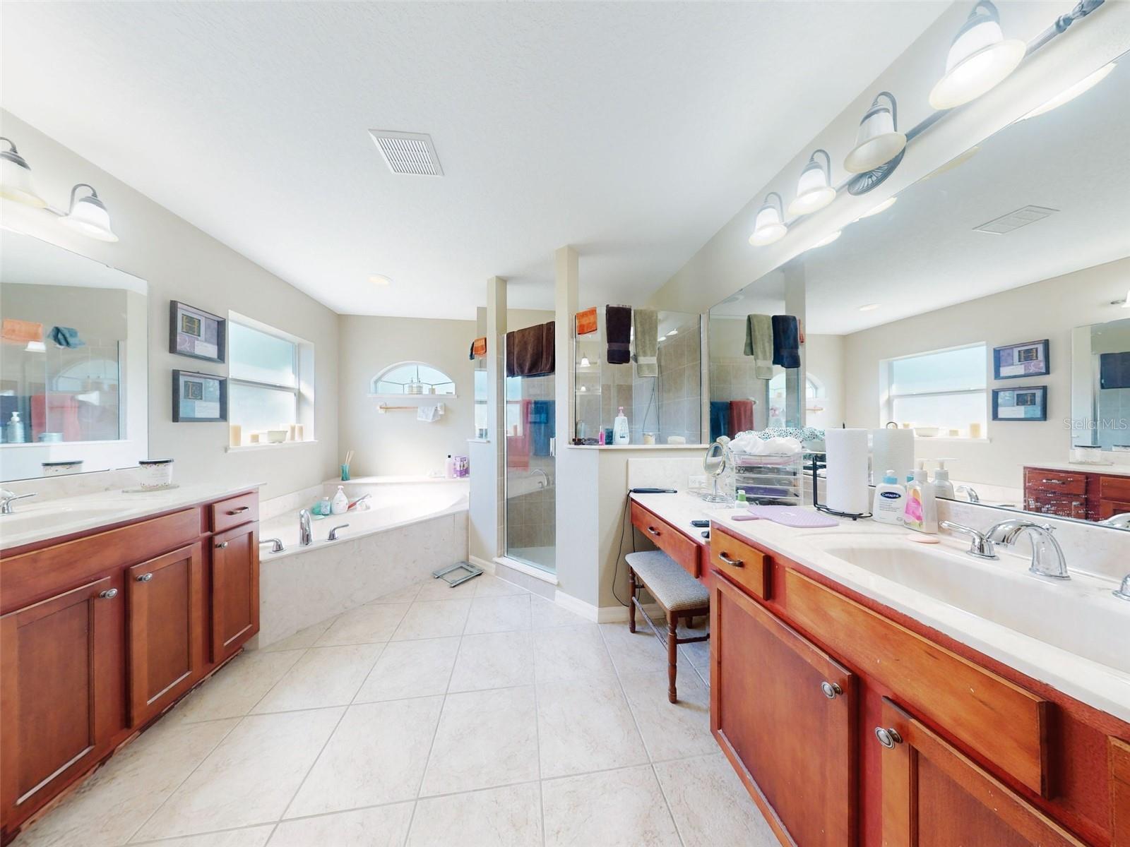 MARION OAKS - Residential