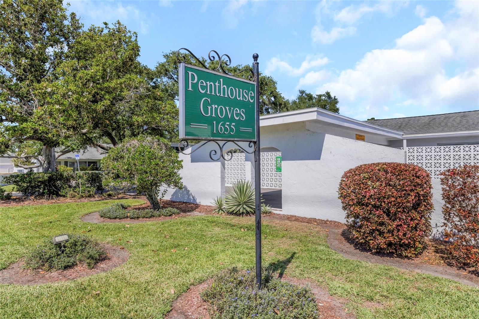 PENTHOUSE GROVES - Residential