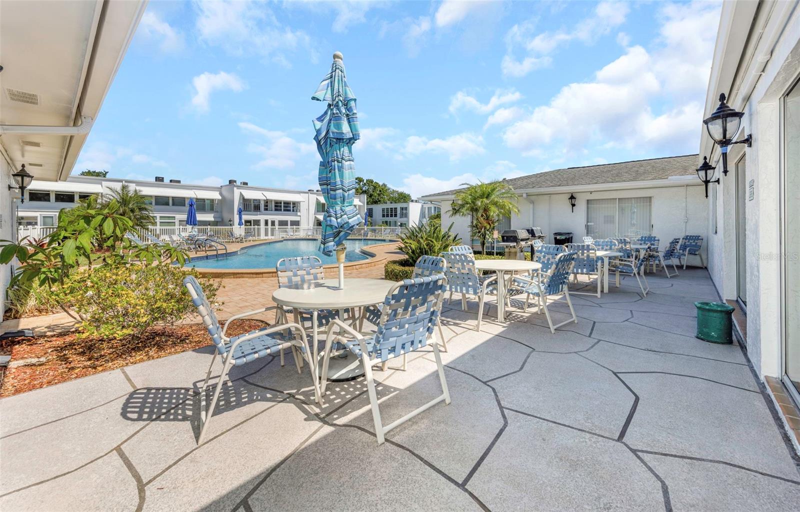 PENTHOUSE GROVES - Residential