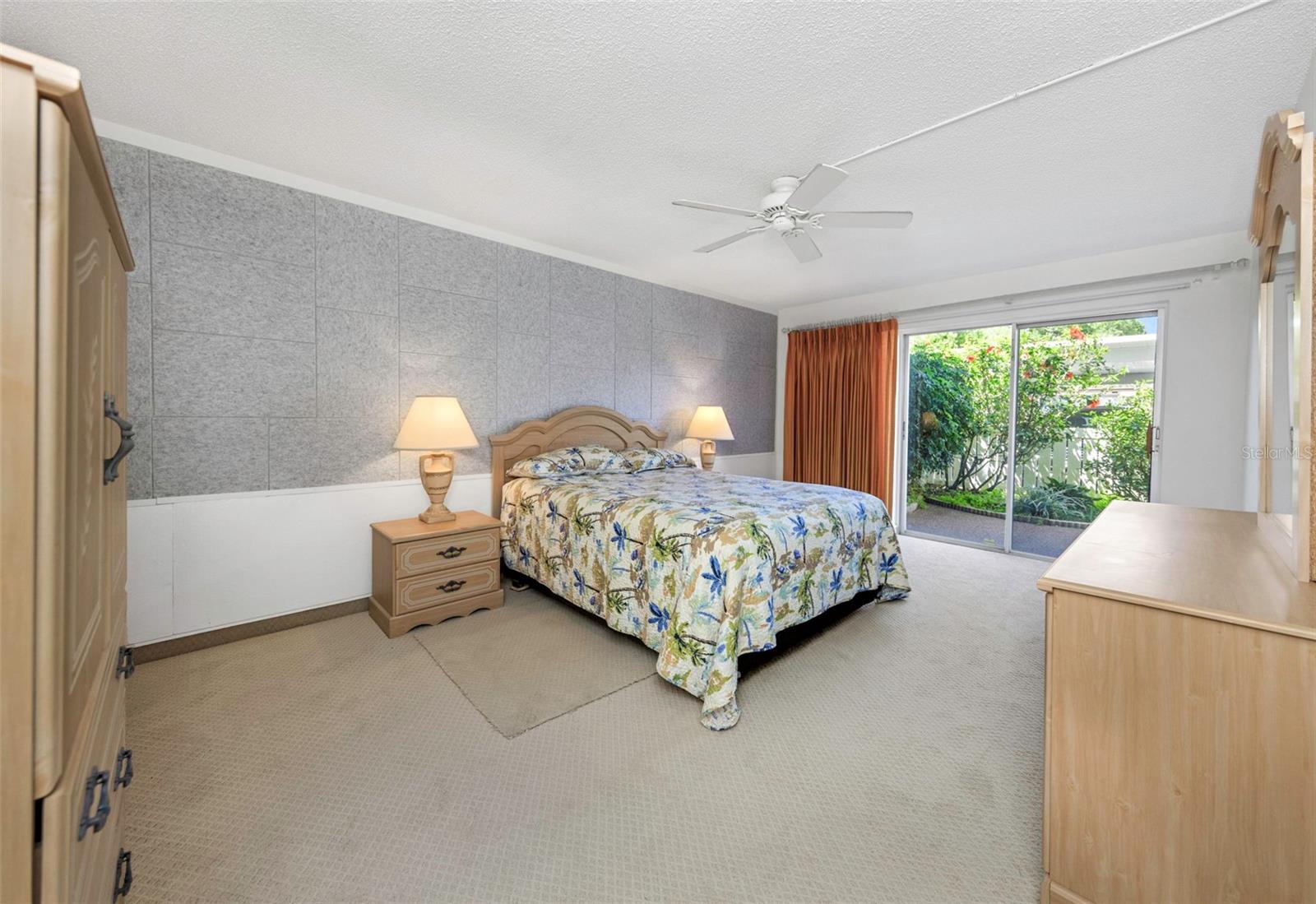 PENTHOUSE GROVES - Residential