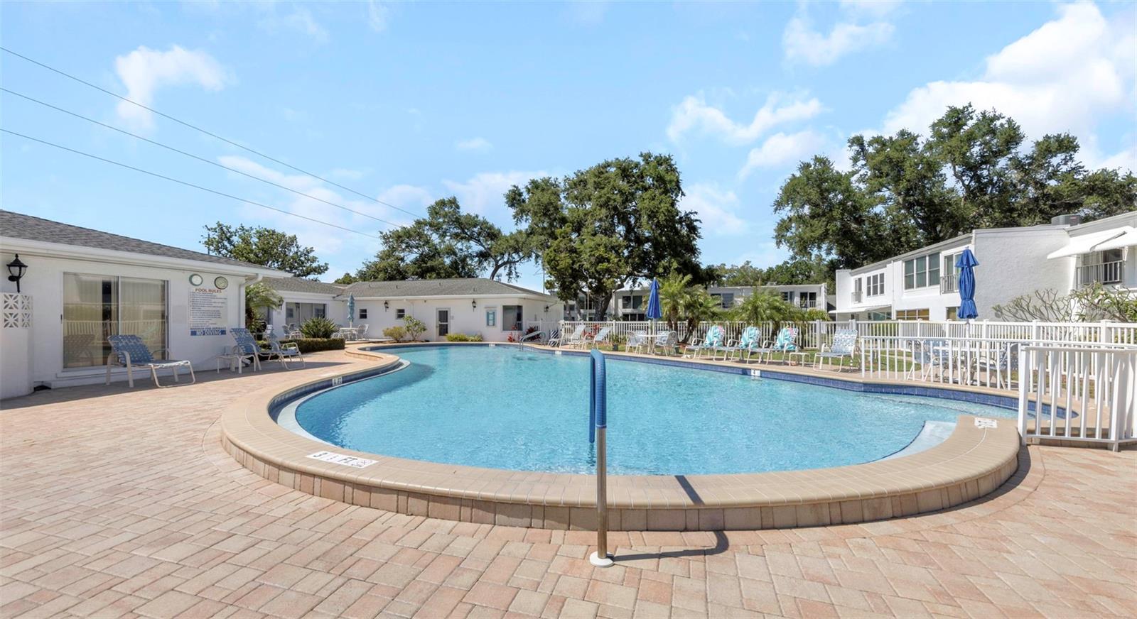 PENTHOUSE GROVES - Residential