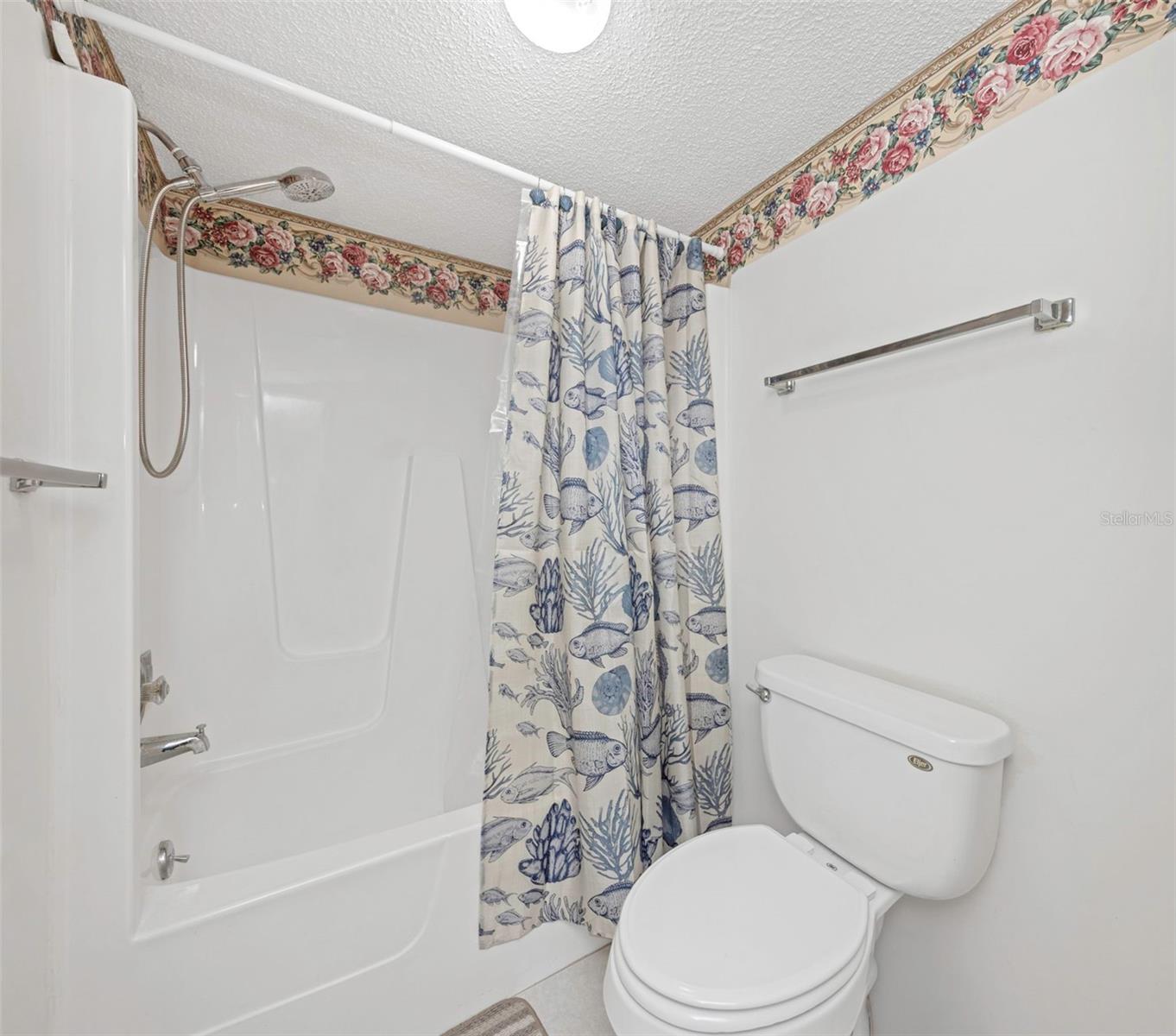 PENTHOUSE GROVES - Residential