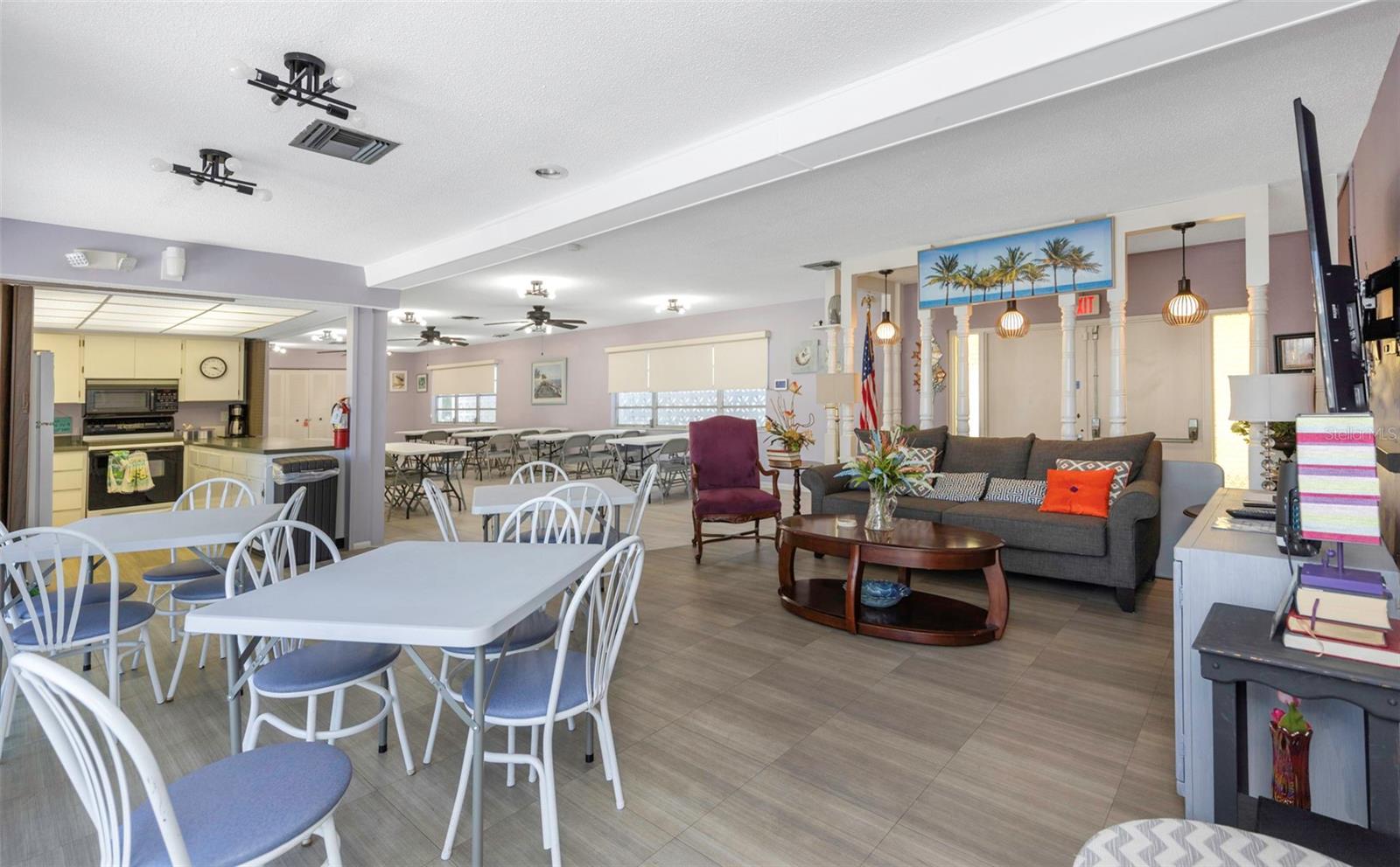 PENTHOUSE GROVES - Residential