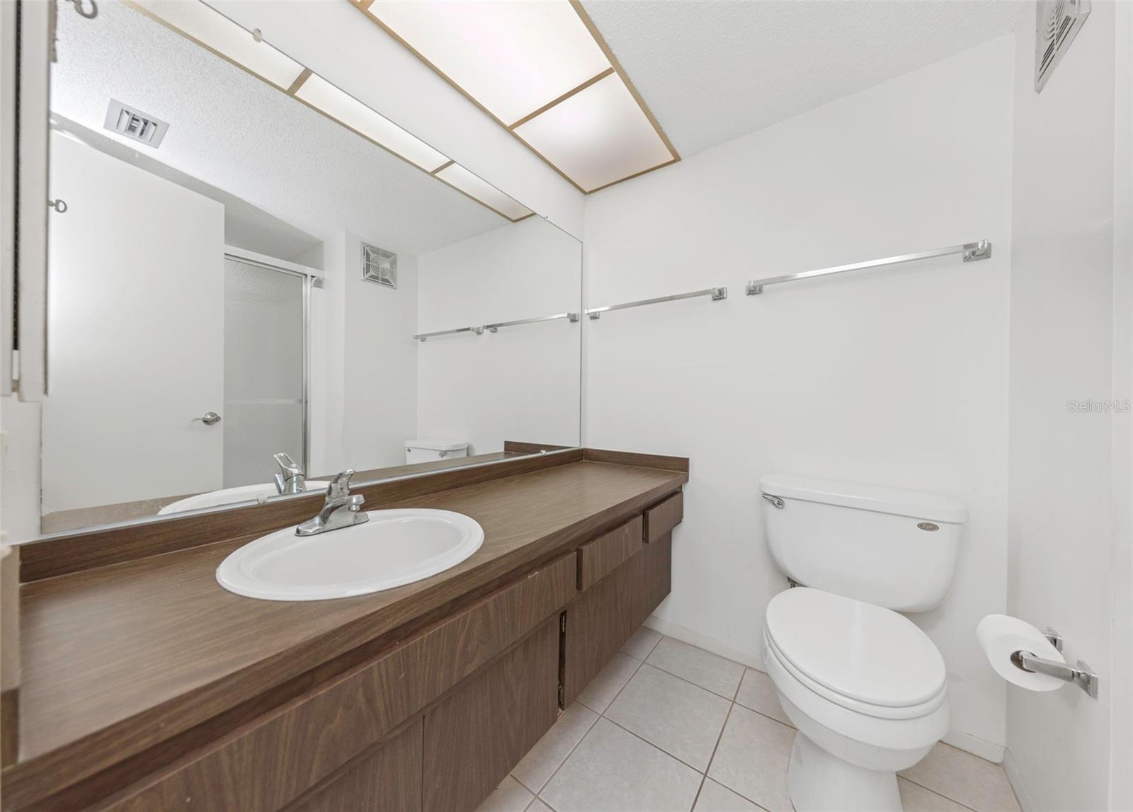 PENTHOUSE GROVES - Residential