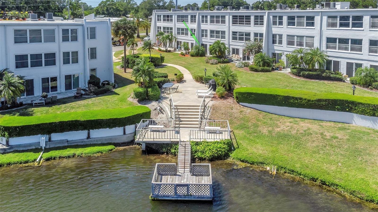 PENTHOUSE GROVES - Residential