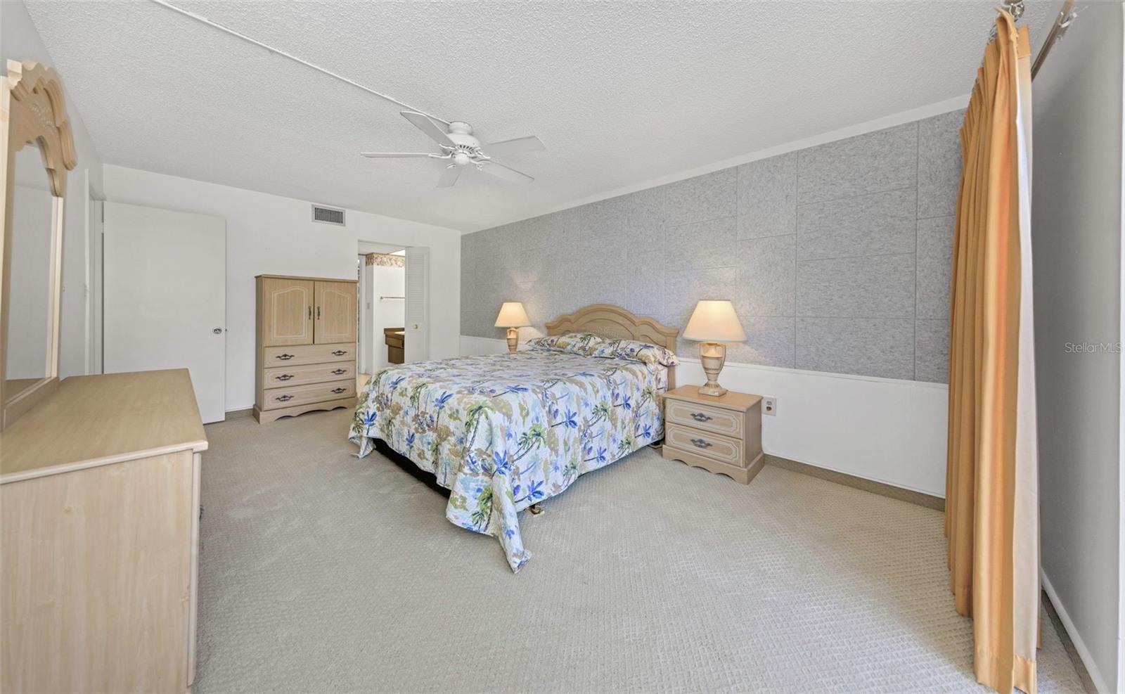 PENTHOUSE GROVES - Residential