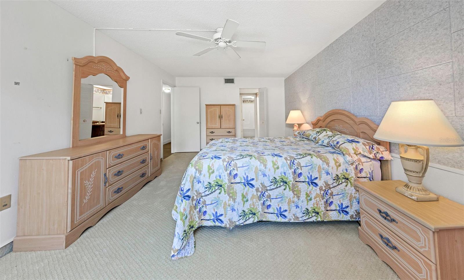 PENTHOUSE GROVES - Residential