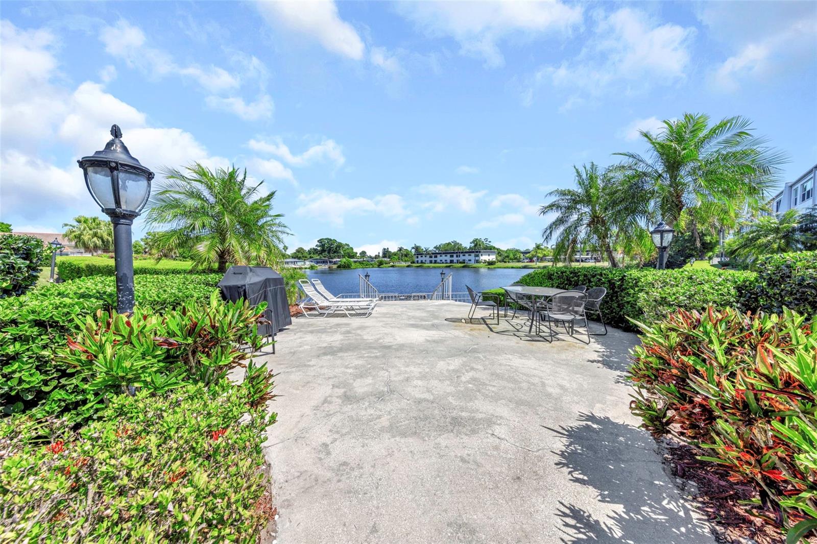 PENTHOUSE GROVES - Residential