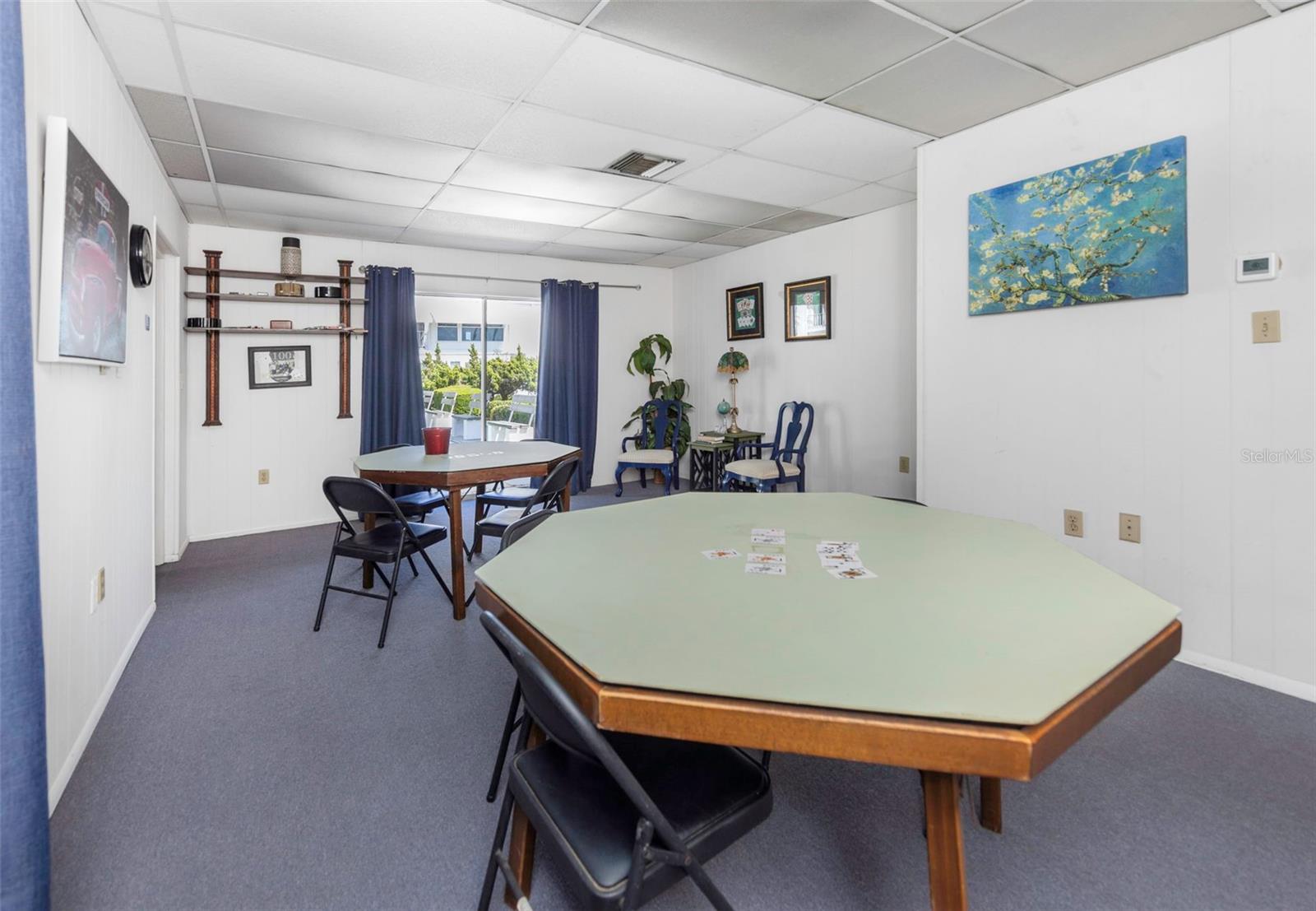 PENTHOUSE GROVES - Residential