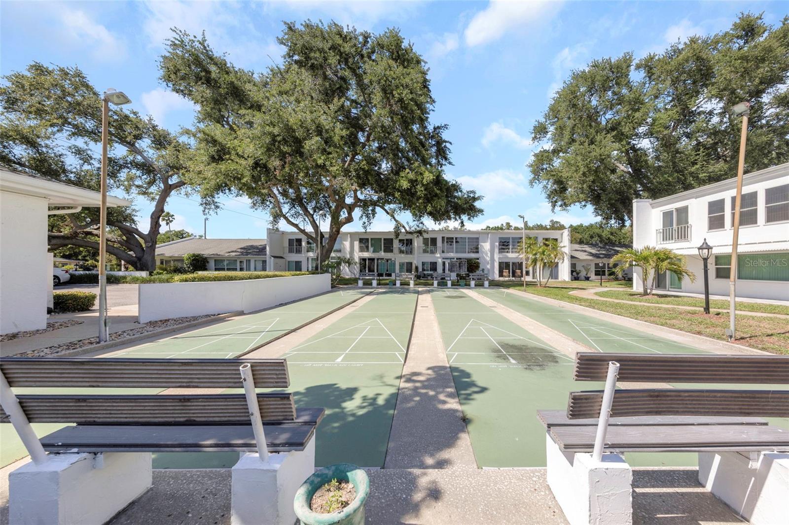 PENTHOUSE GROVES - Residential