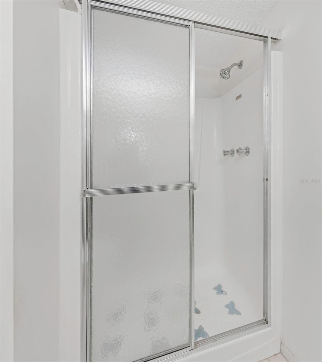 PENTHOUSE GROVES - Residential