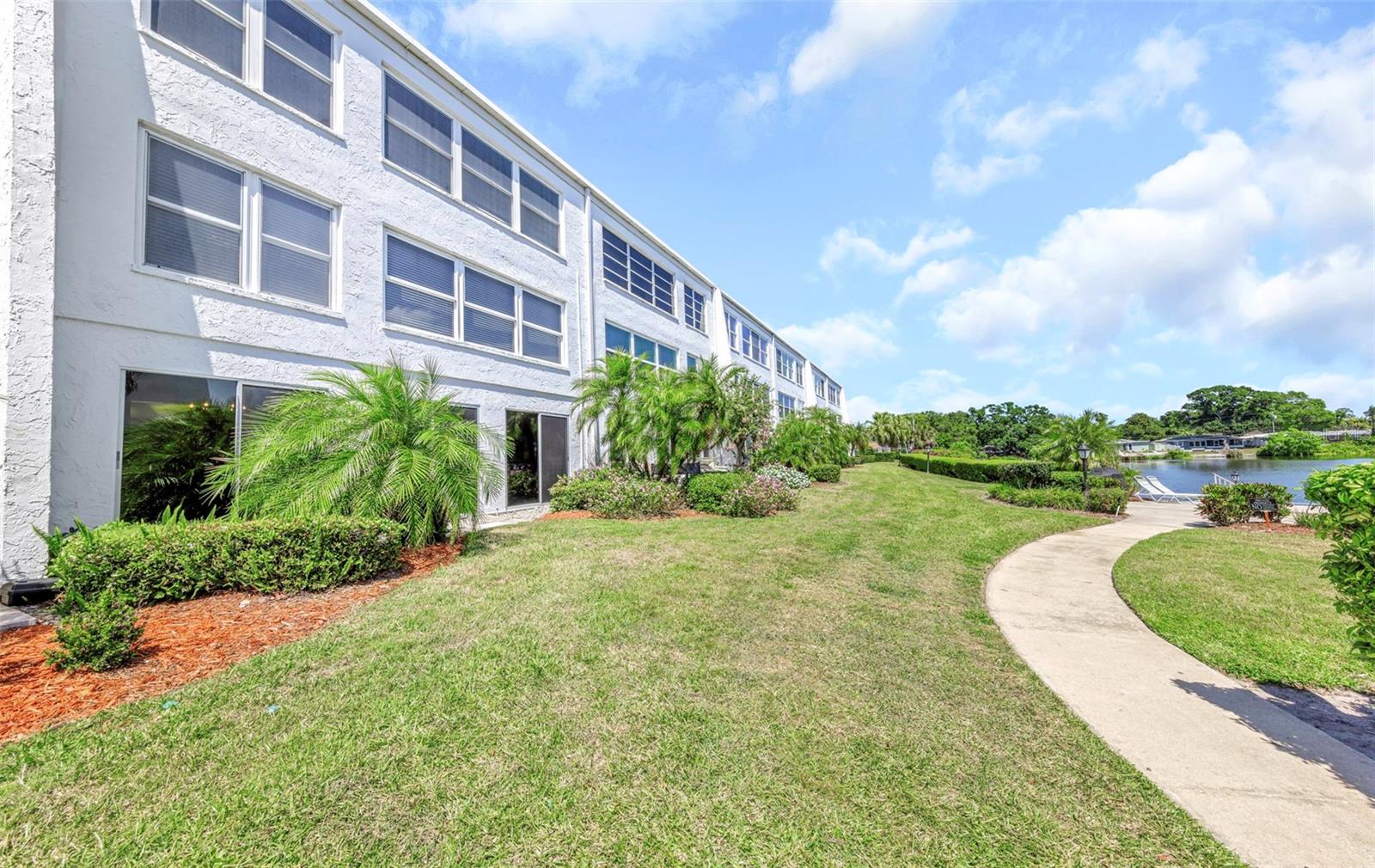 PENTHOUSE GROVES - Residential