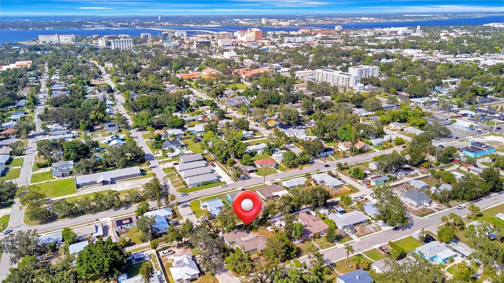 Photo of 1622 18th Avenue W, Bradenton, FL 34205 (MLS # A4662565)