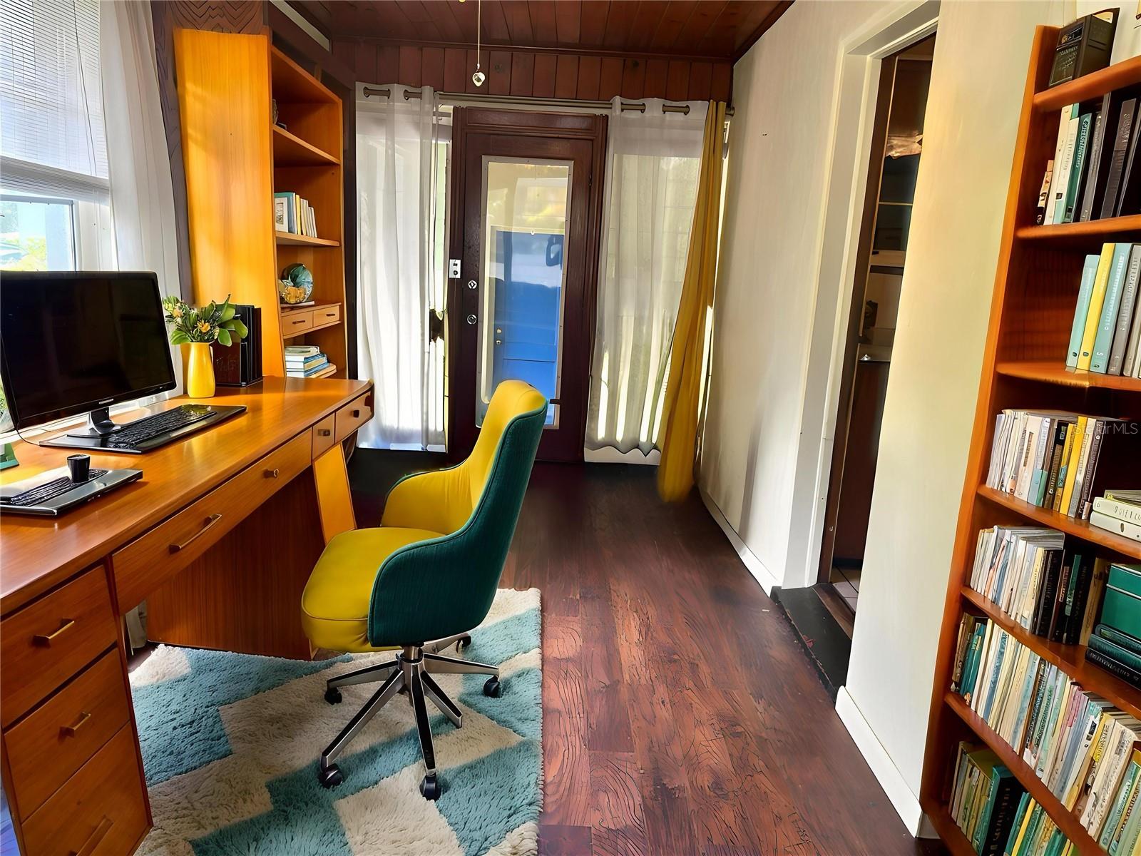 TAMIAMI PARK - Residential