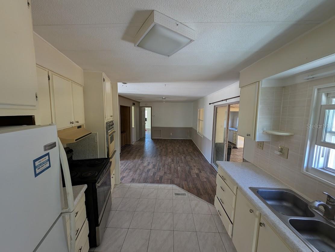 OAK PARK VILLAGE - Residential