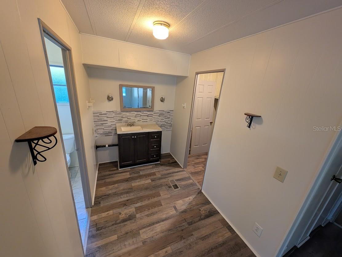 OAK PARK VILLAGE - Residential