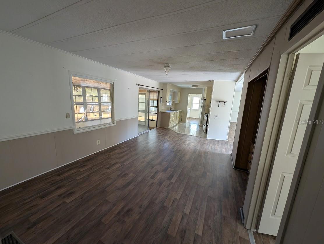 OAK PARK VILLAGE - Residential