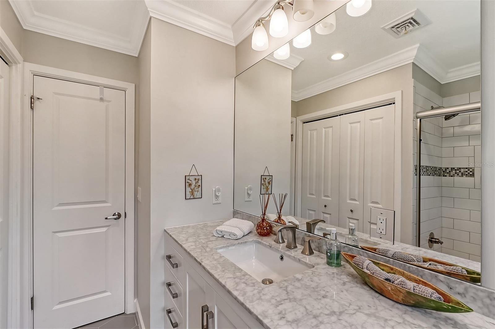 SIESTA ISLES - Residential