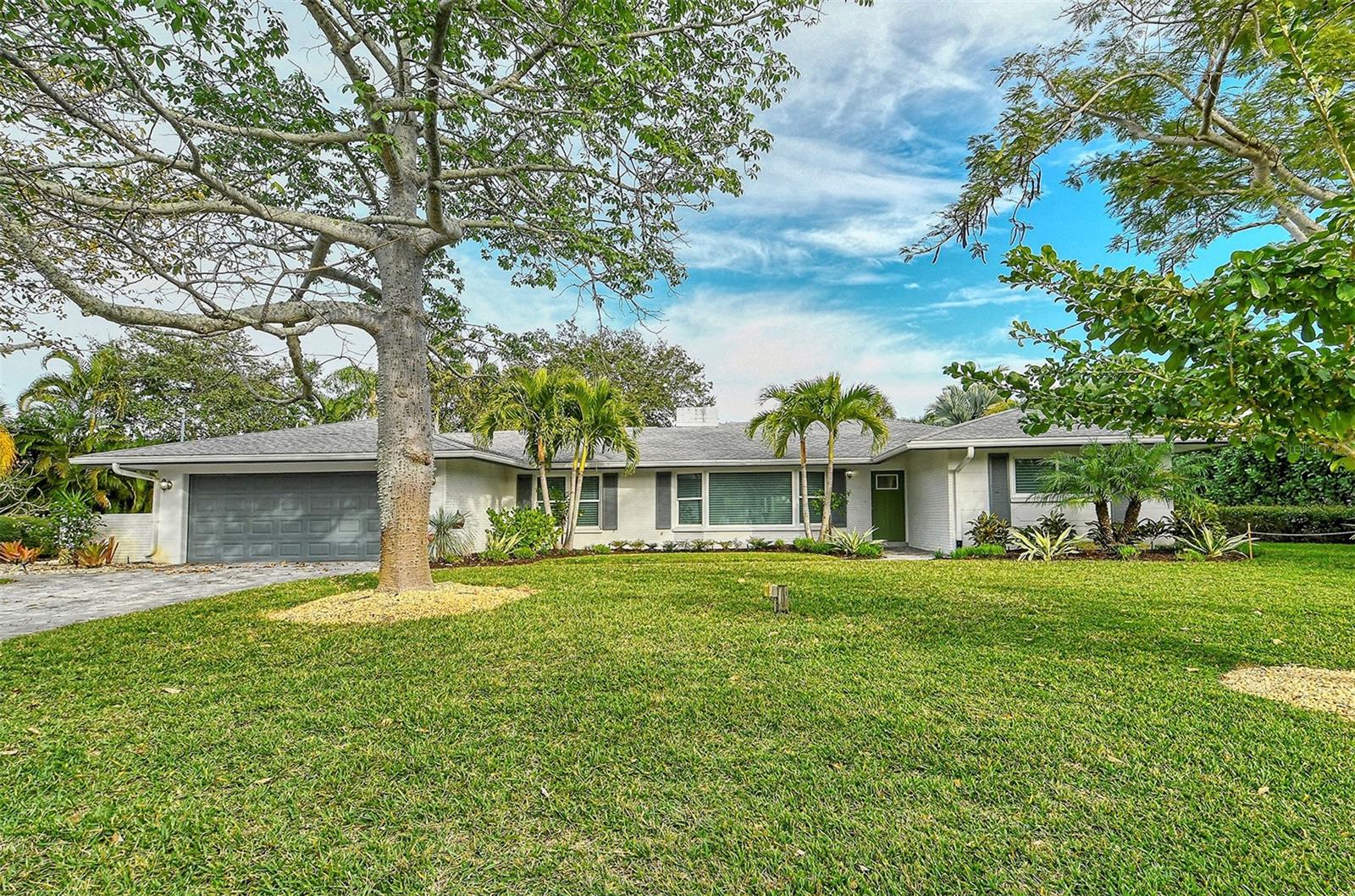 SIESTA ISLES - Residential