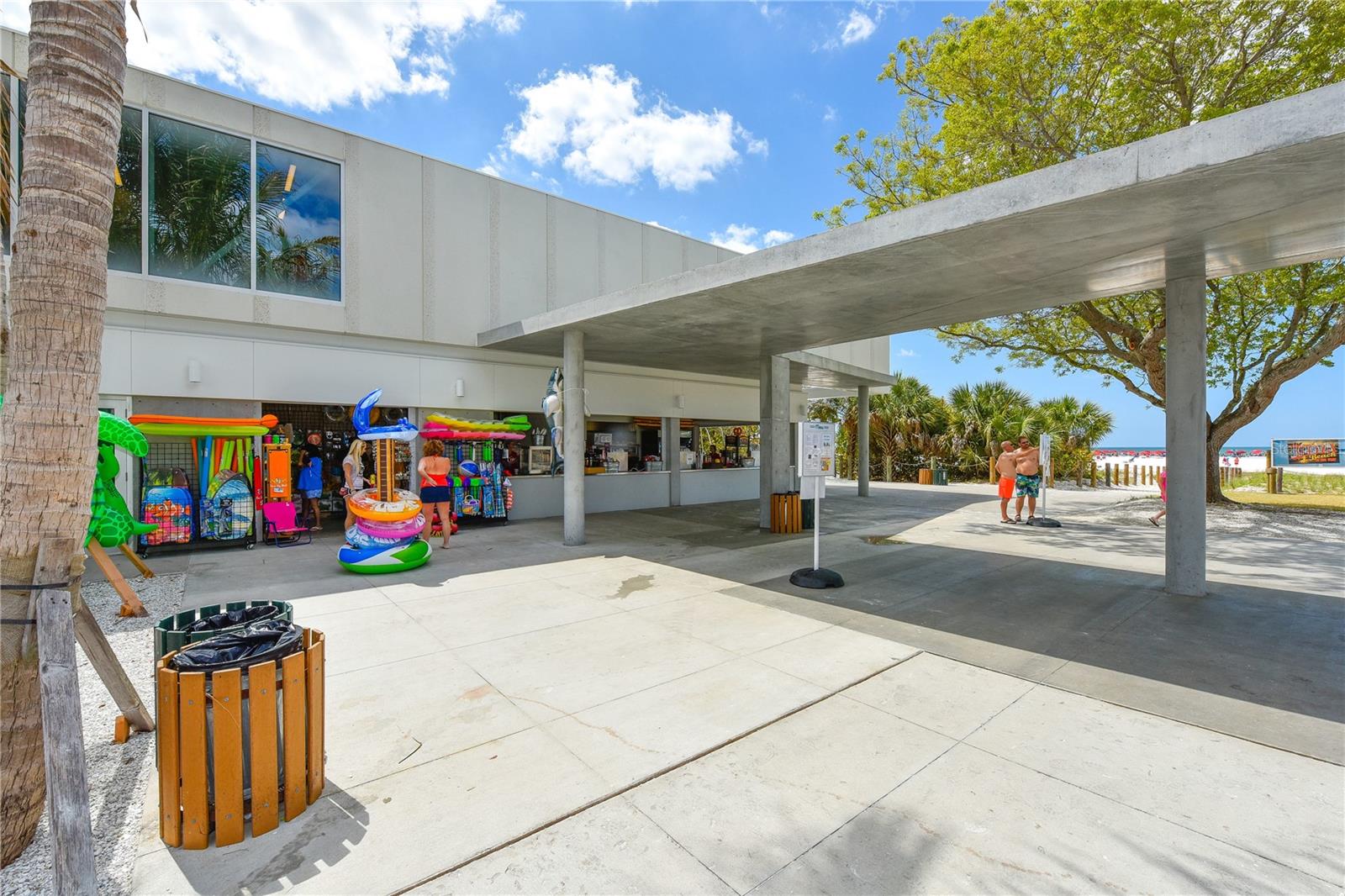 SIESTA ISLES - Residential