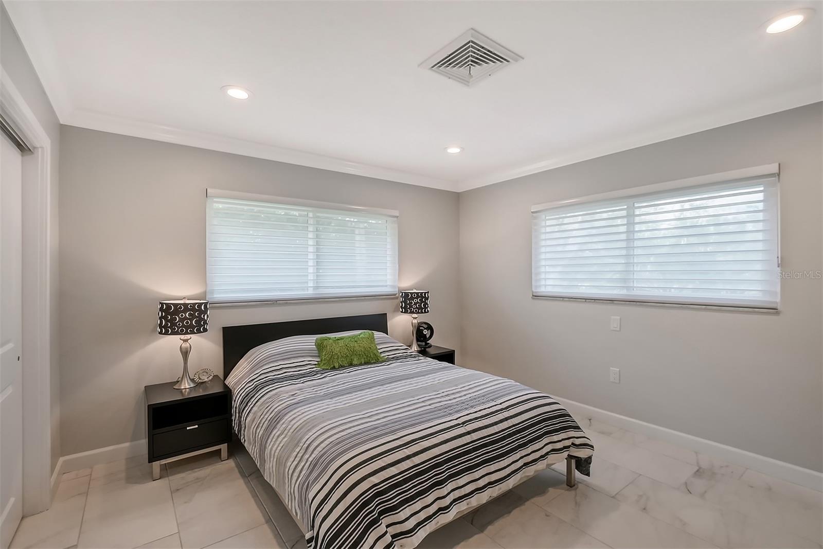 SIESTA ISLES - Residential