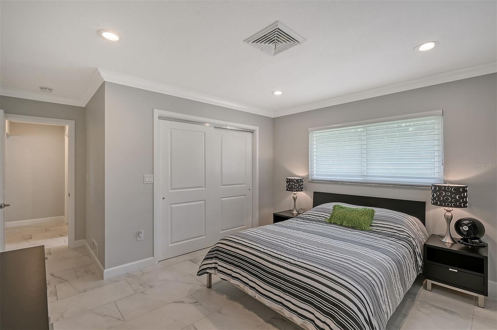 SIESTA ISLES - Residential