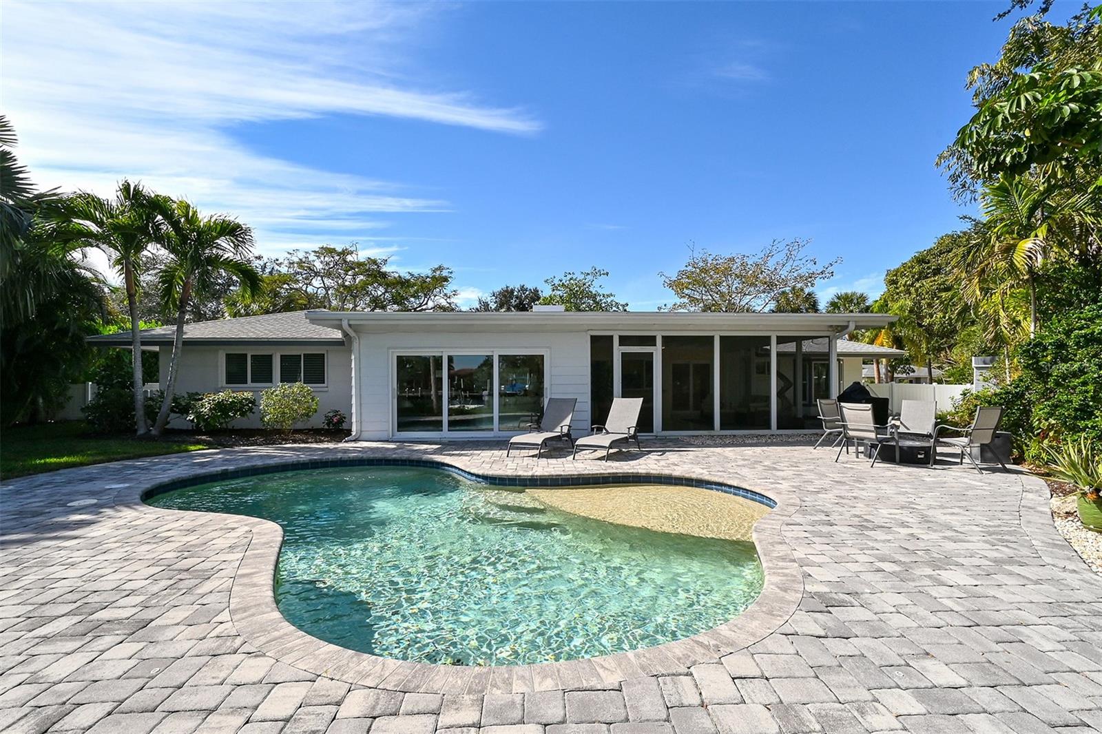 SIESTA ISLES - Residential