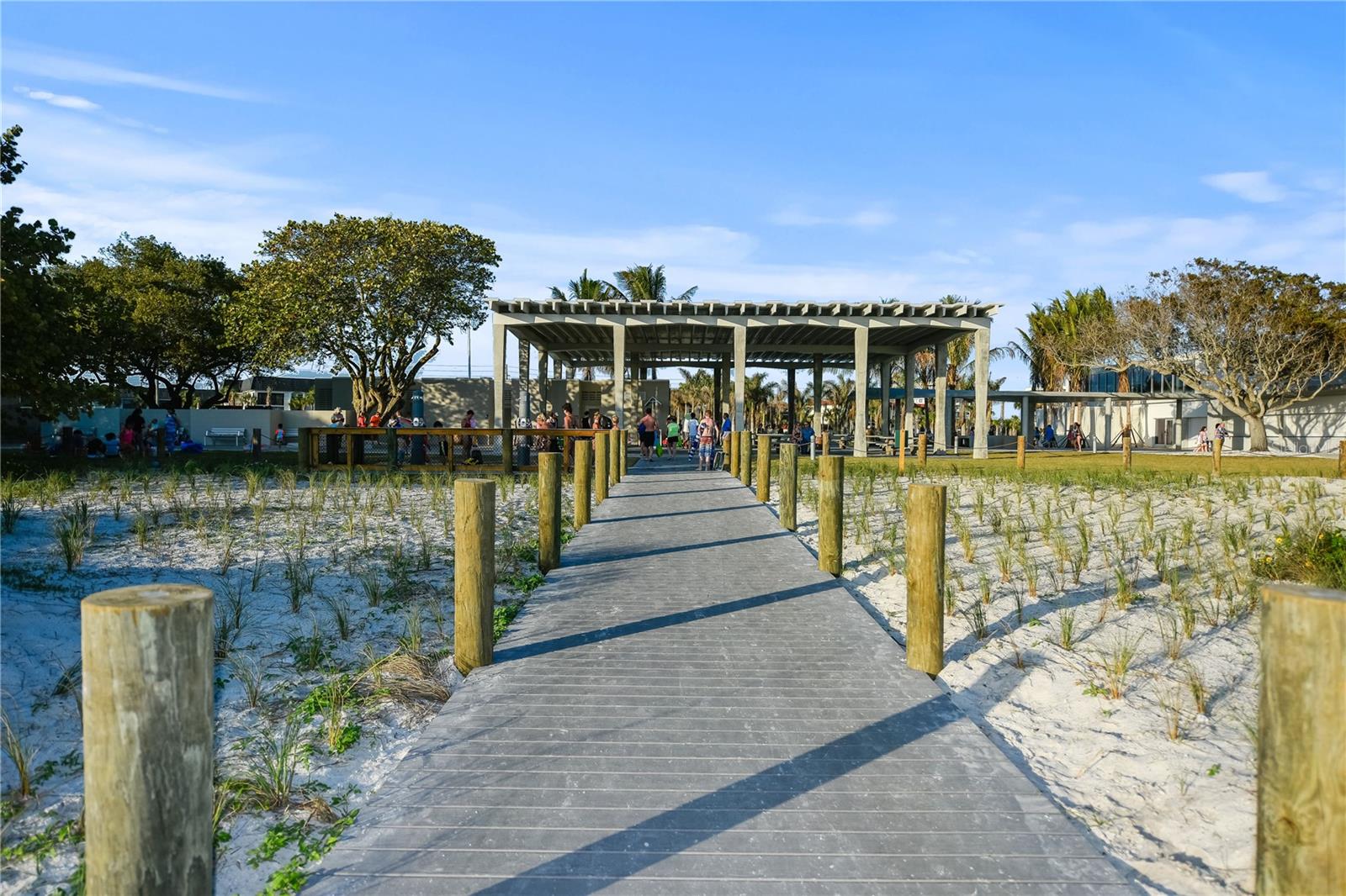 SIESTA ISLES - Residential