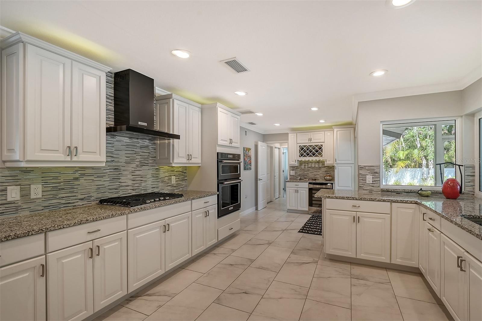 SIESTA ISLES - Residential