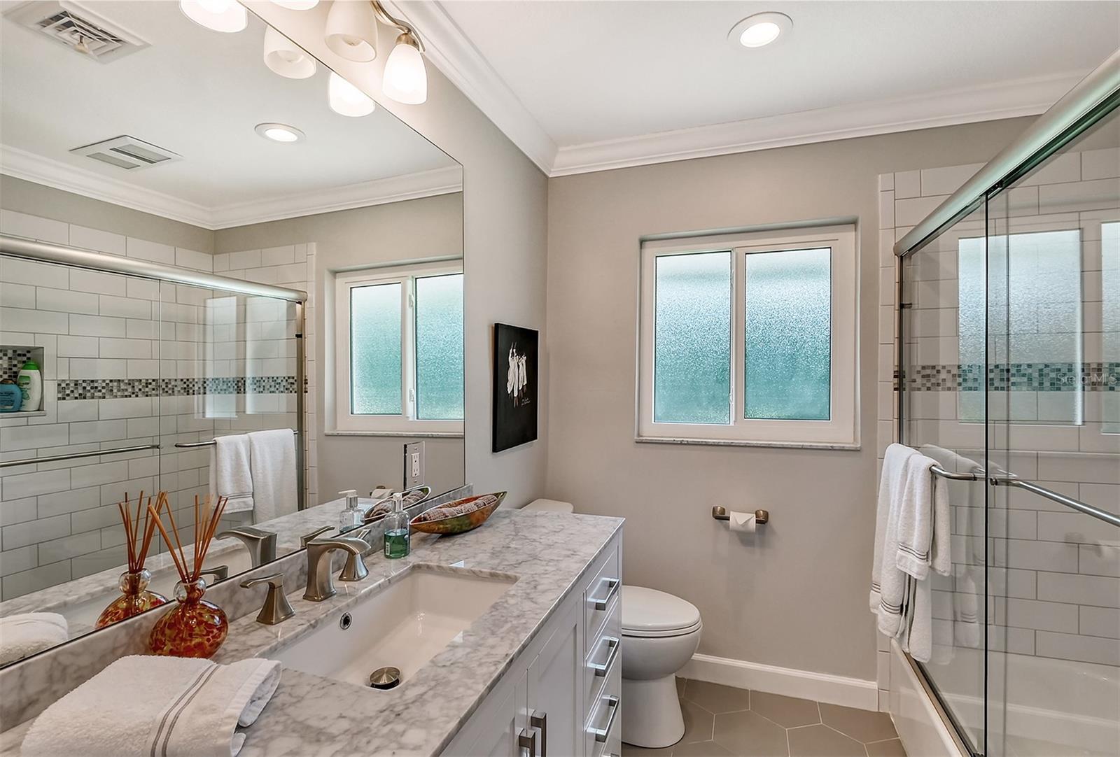 SIESTA ISLES - Residential