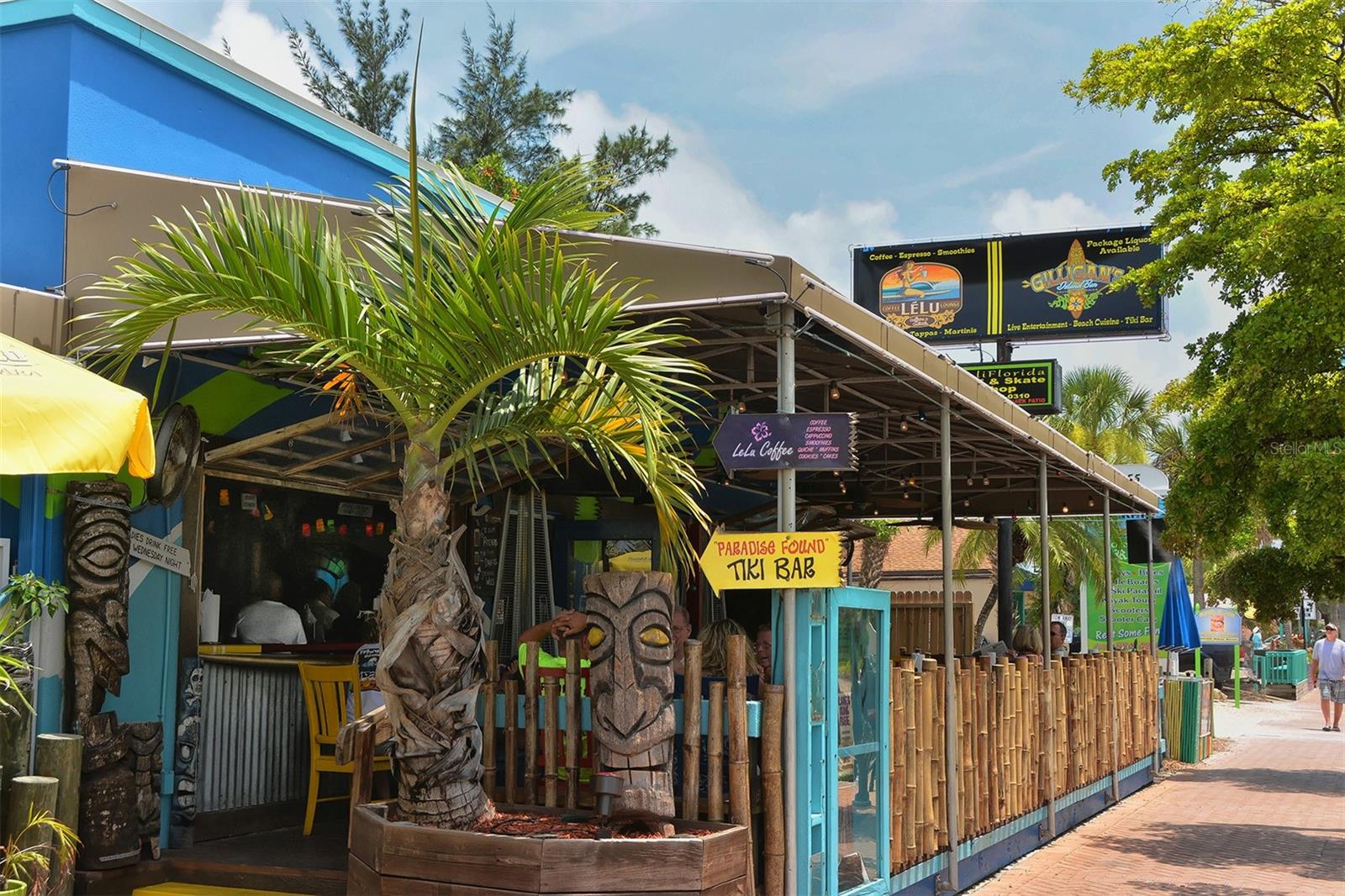 SIESTA ISLES - Residential