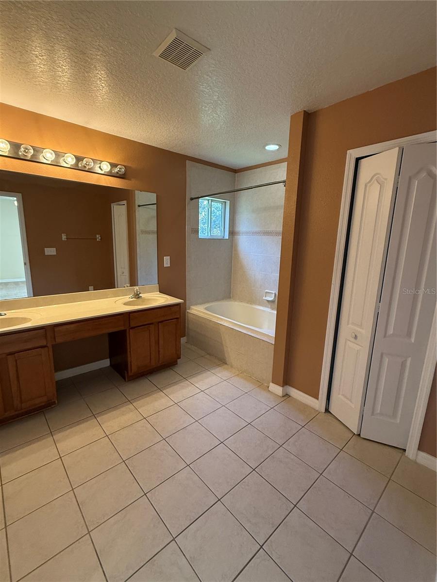 STONE CRK A-1 & A-2 - Residential Lease