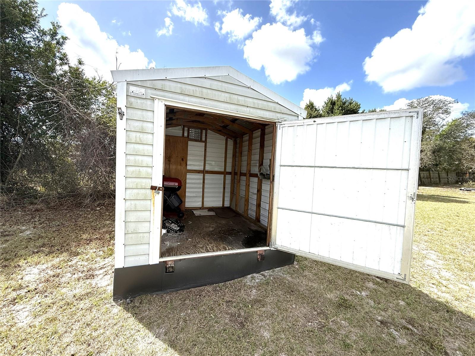 DELTONA LAKES UNIT 32 - Residential Lease