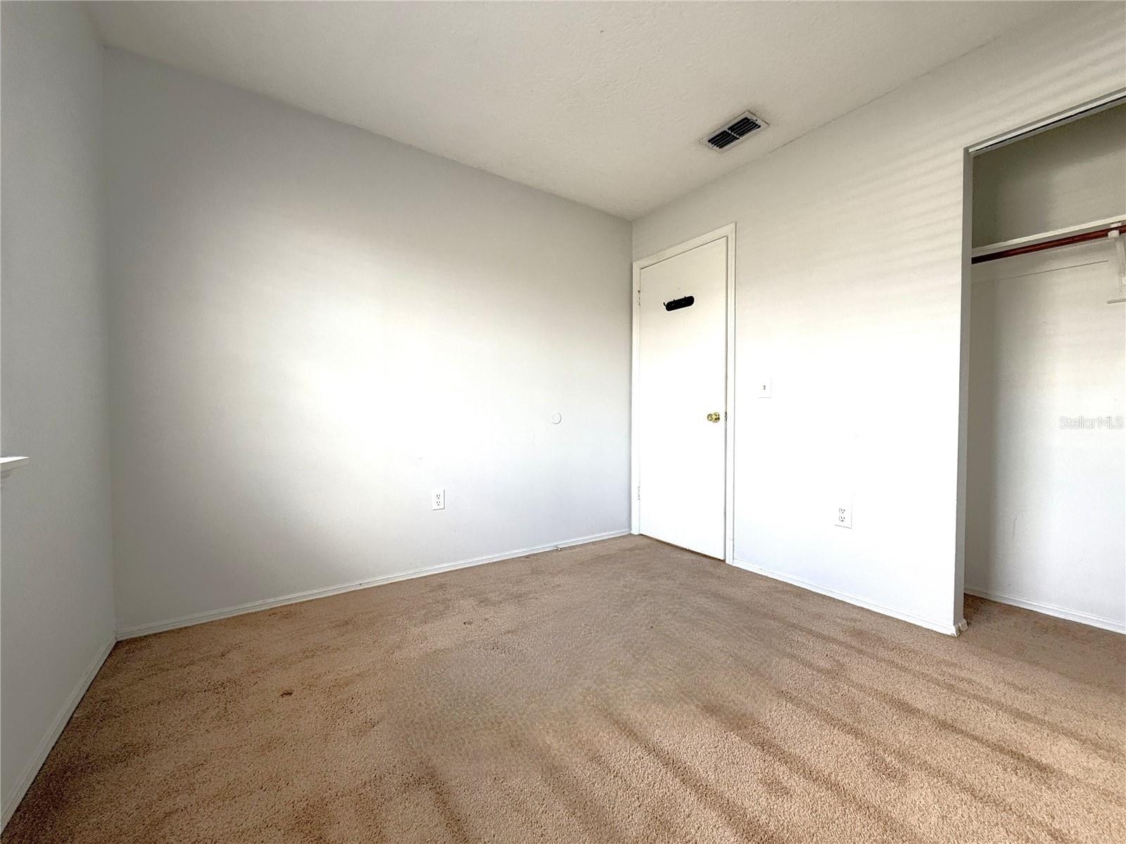 DELTONA LAKES UNIT 32 - Residential Lease