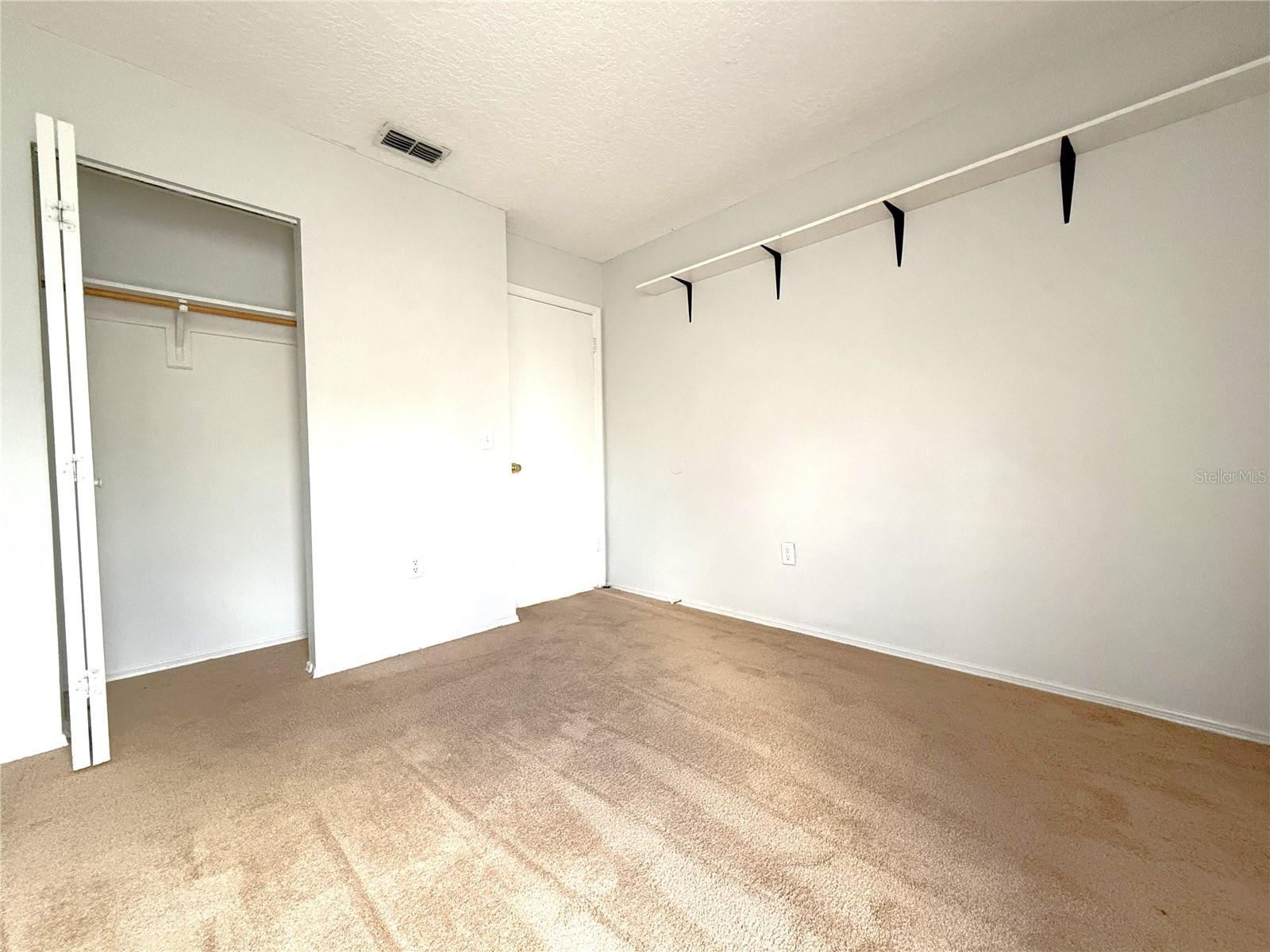 DELTONA LAKES UNIT 32 - Residential Lease