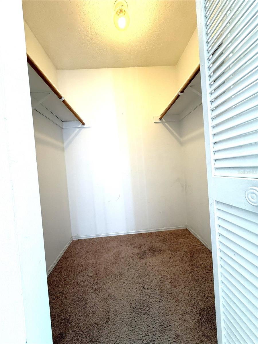 DELTONA LAKES UNIT 32 - Residential Lease