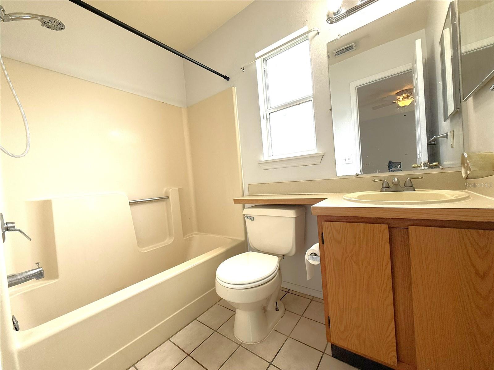 DELTONA LAKES UNIT 32 - Residential Lease