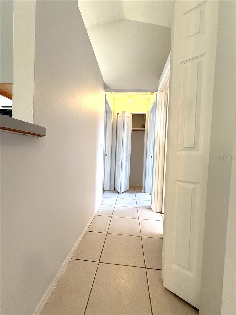 DELTONA LAKES UNIT 32 - Residential Lease