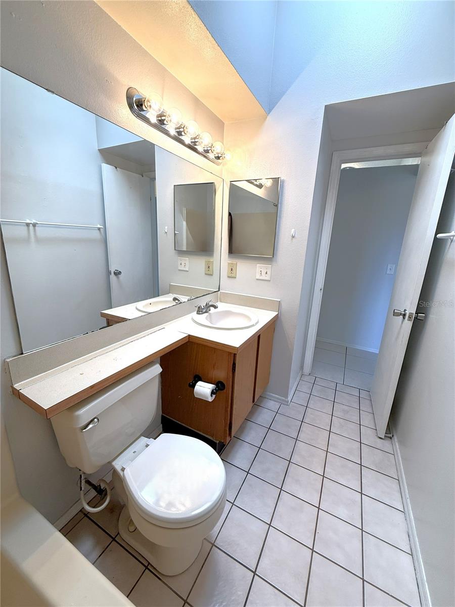 DELTONA LAKES UNIT 32 - Residential Lease