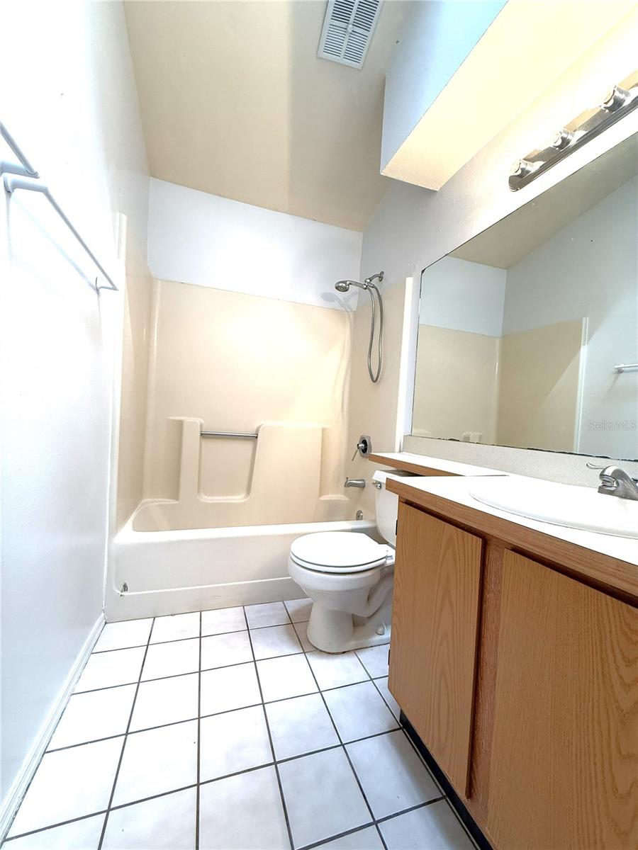 DELTONA LAKES UNIT 32 - Residential Lease