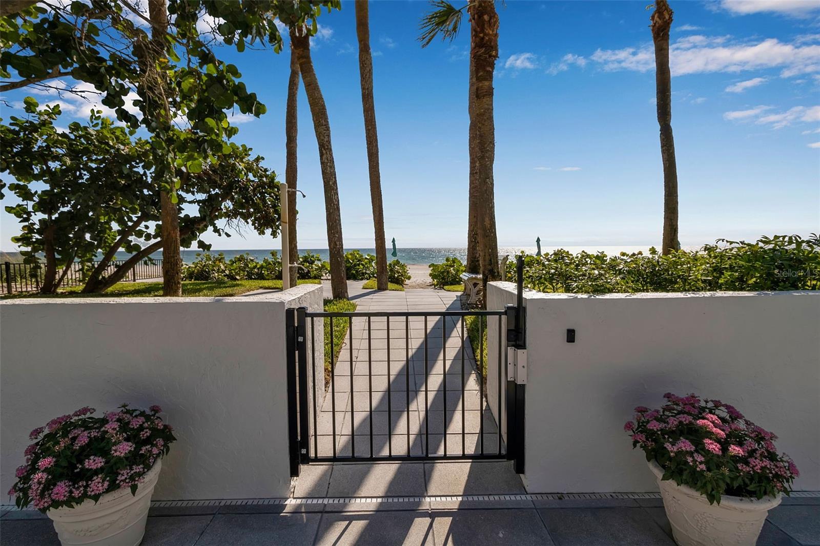 AQUARIUS CLUB - Residential
