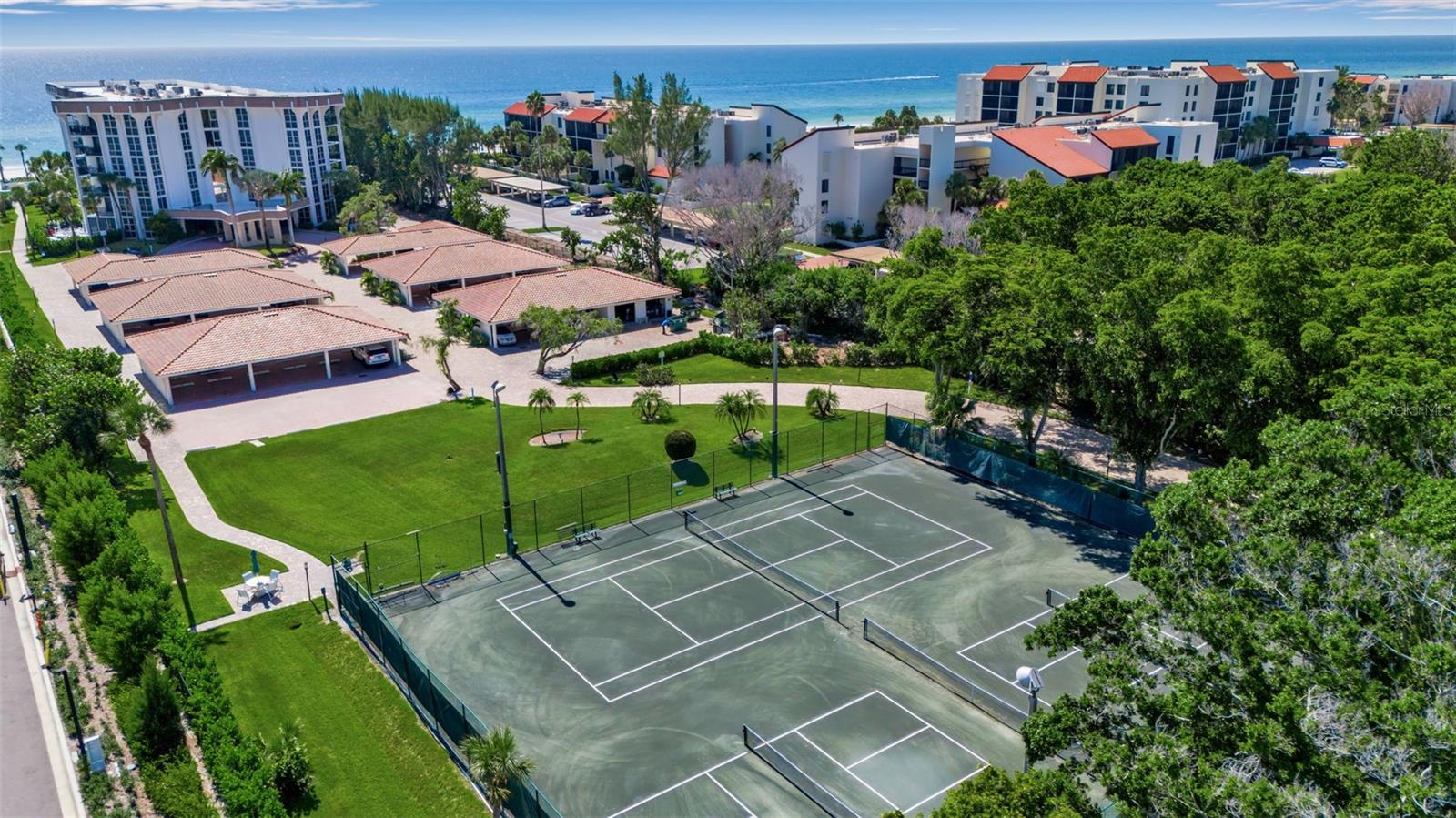 AQUARIUS CLUB - Residential