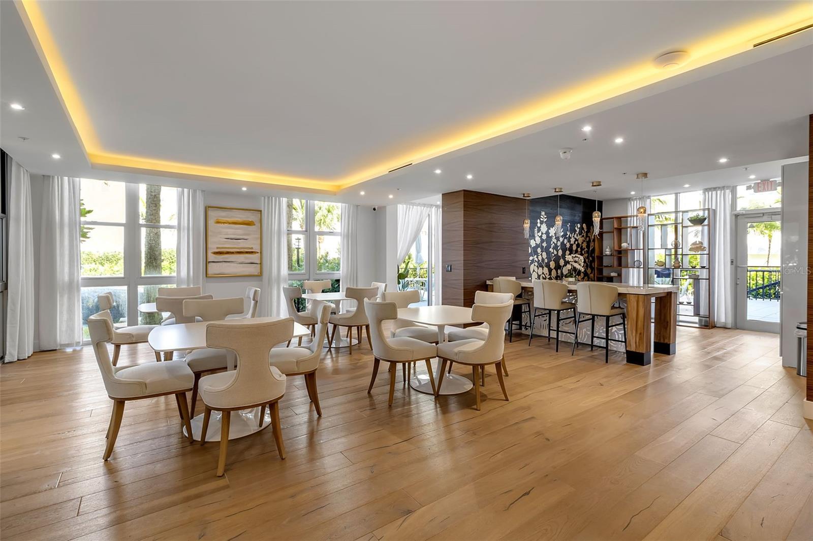 AQUARIUS CLUB - Residential