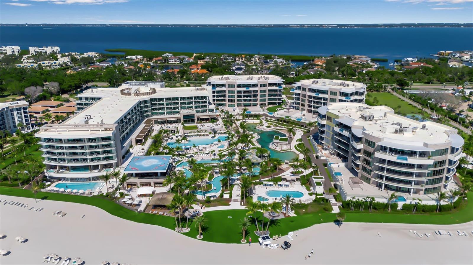 AQUARIUS CLUB - Residential