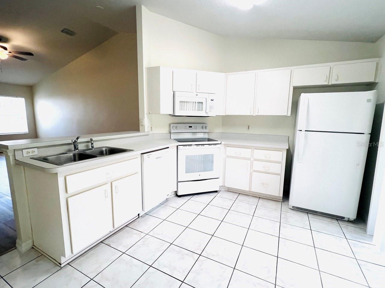 INDIAN TRAILS - Residential Lease