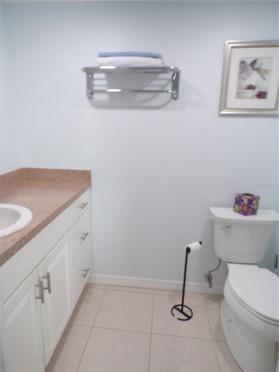 SUNRISE TOWERS PH 01 - Residential Lease