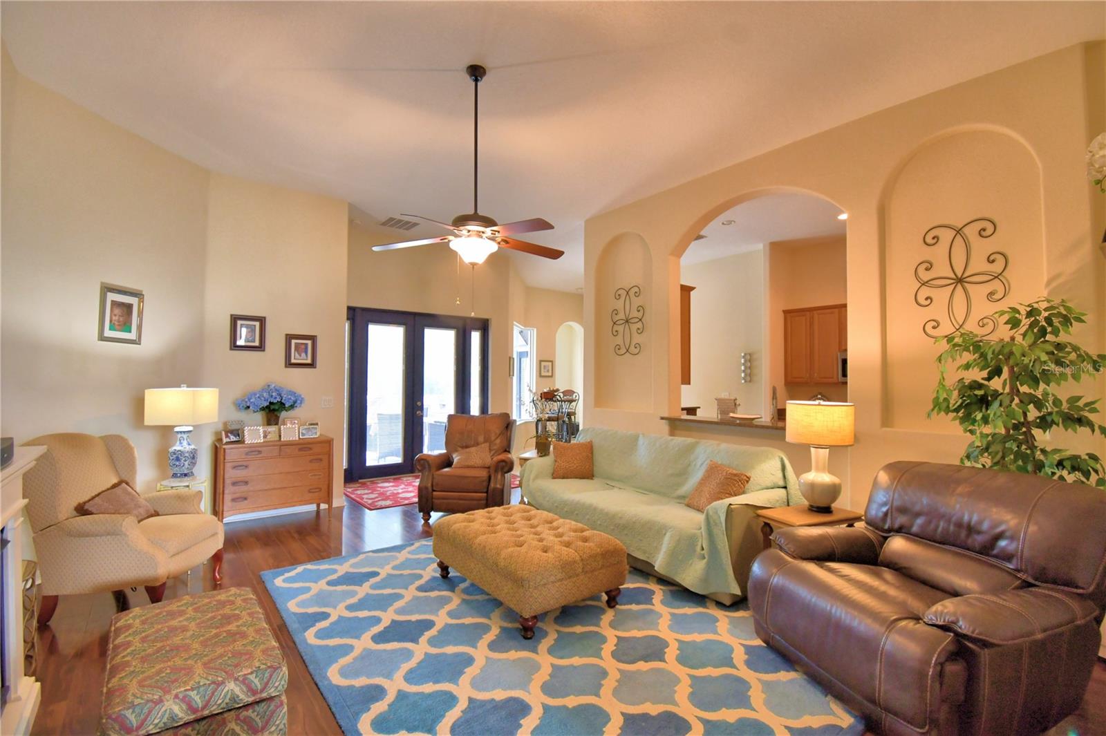 CROSSROADS/LK REGION - Residential